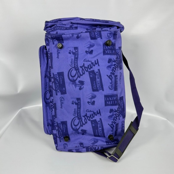 Cadbury Dairy Milk Purple Duffel Bag 20x10x11in Logo Promo Shoulder Strap - Picture 6 of 6